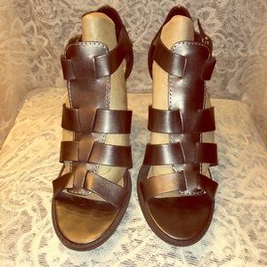 Never been Worn•Chunky Grey Heels